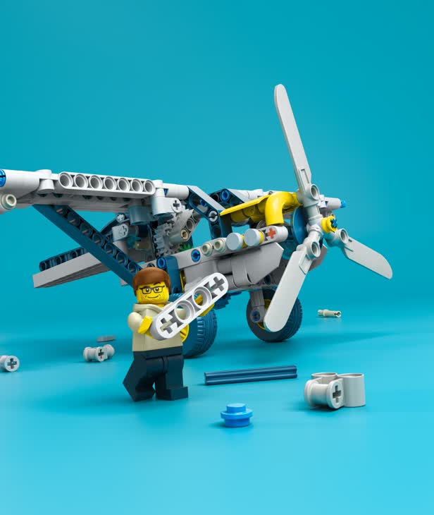 Pilot who loved Lego / Pilot Magazine
