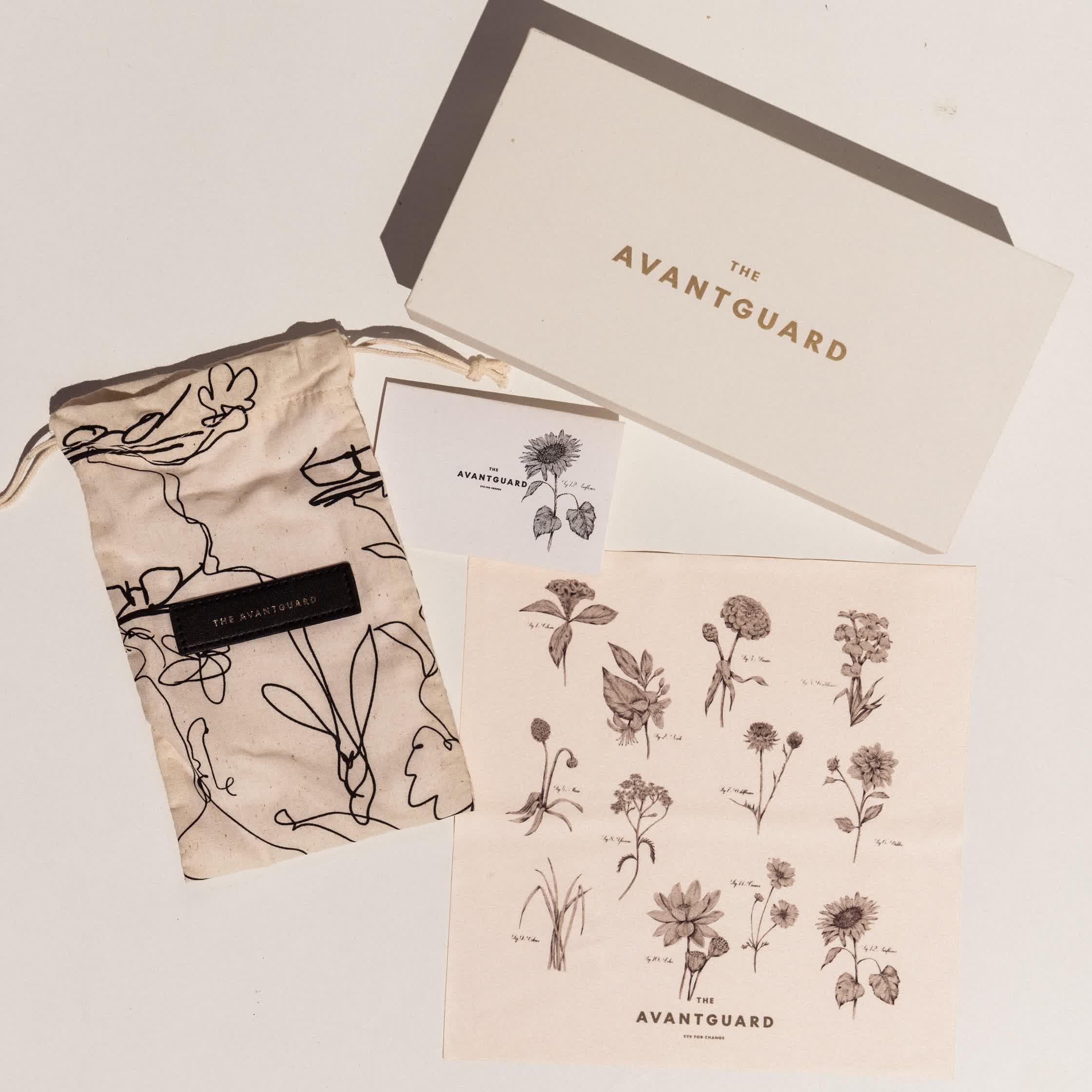 Kelly Thompson_The Avantguard_Packaging2.jpg