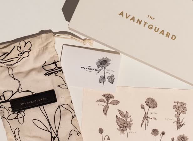 Kelly Thompson_The Avantguard_Packaging2.jpg
